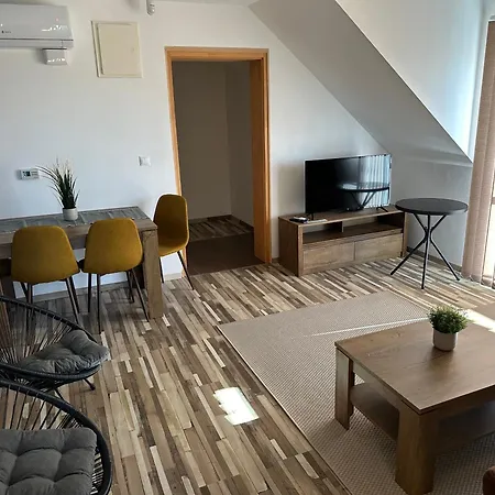 Kehida Relax Apartmanhaz Kehidakustány