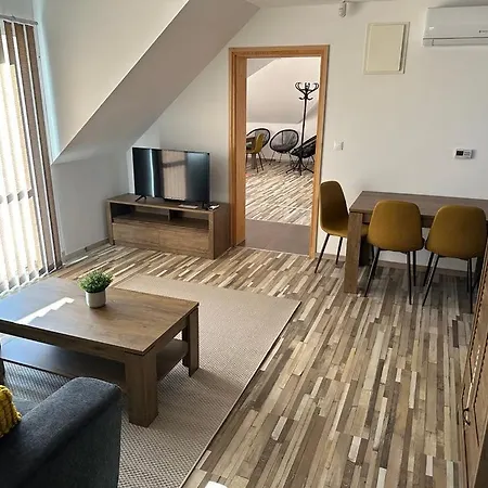 شقة Kehida Relax Apartmanhaz Kehidakustány