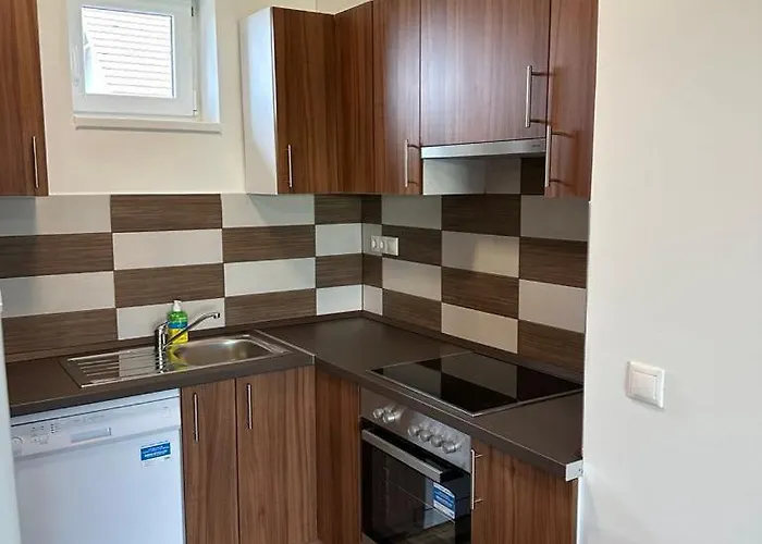 Lägenhet Kehida Relax Apartmanhaz Kehidakustány